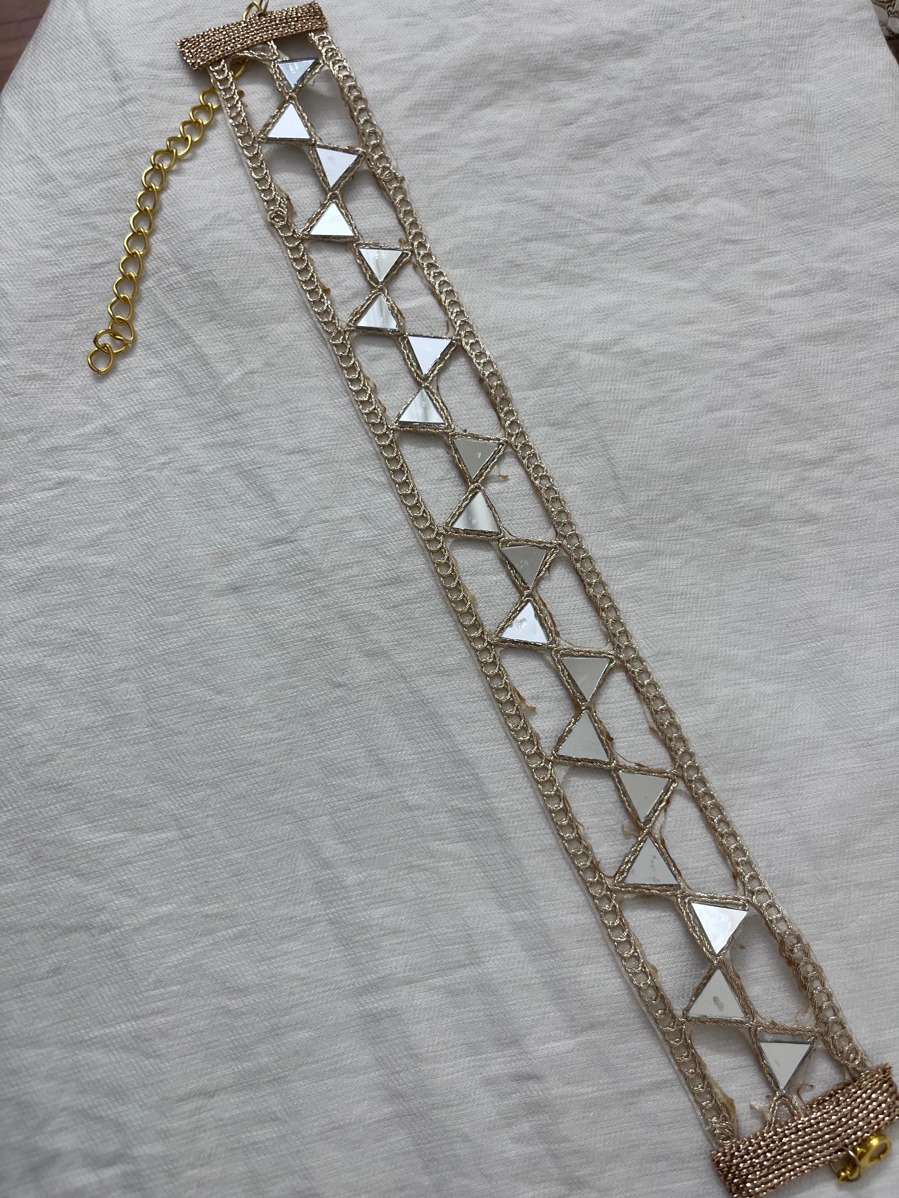 Choker triángulo