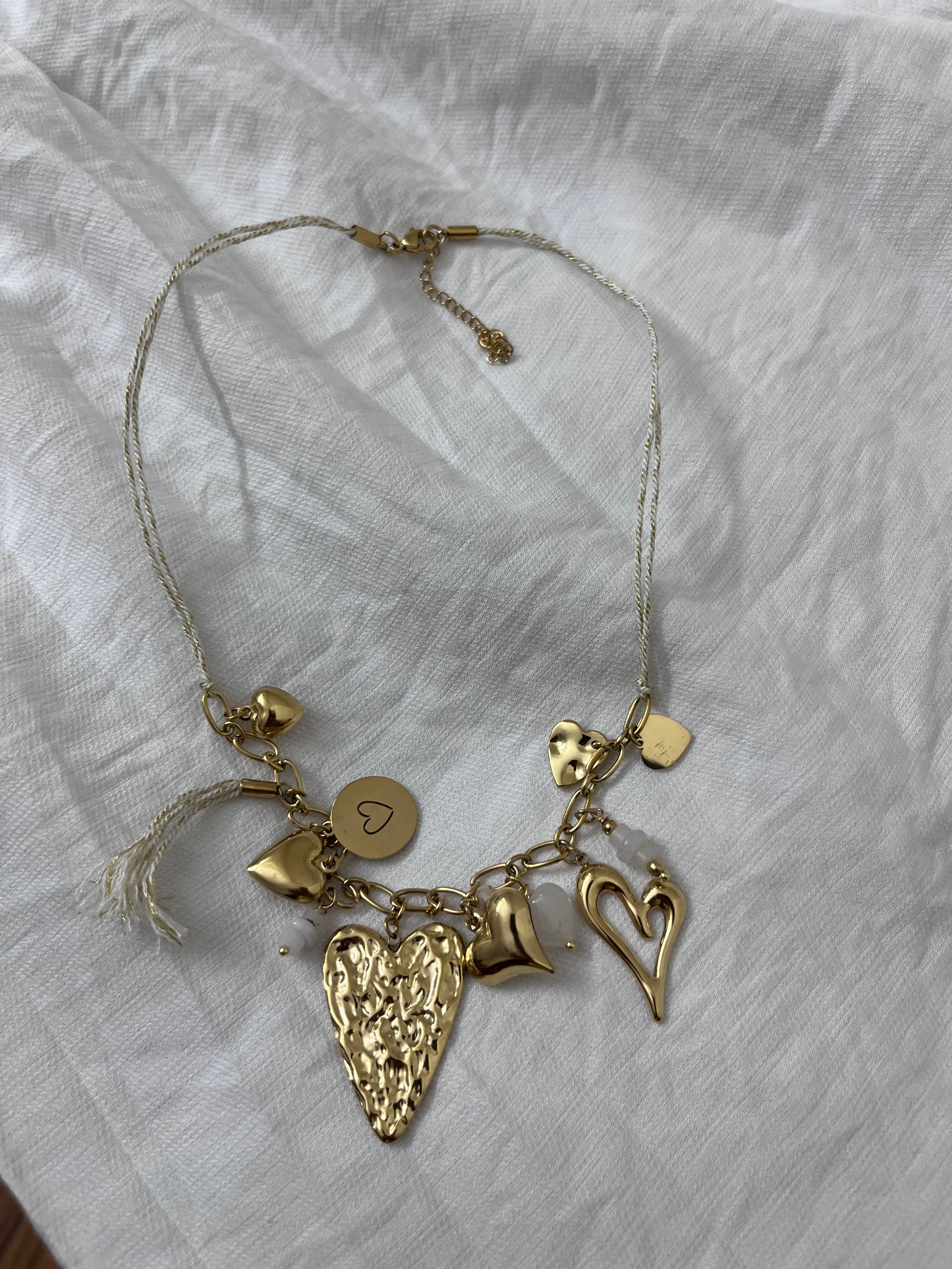 Collar nude