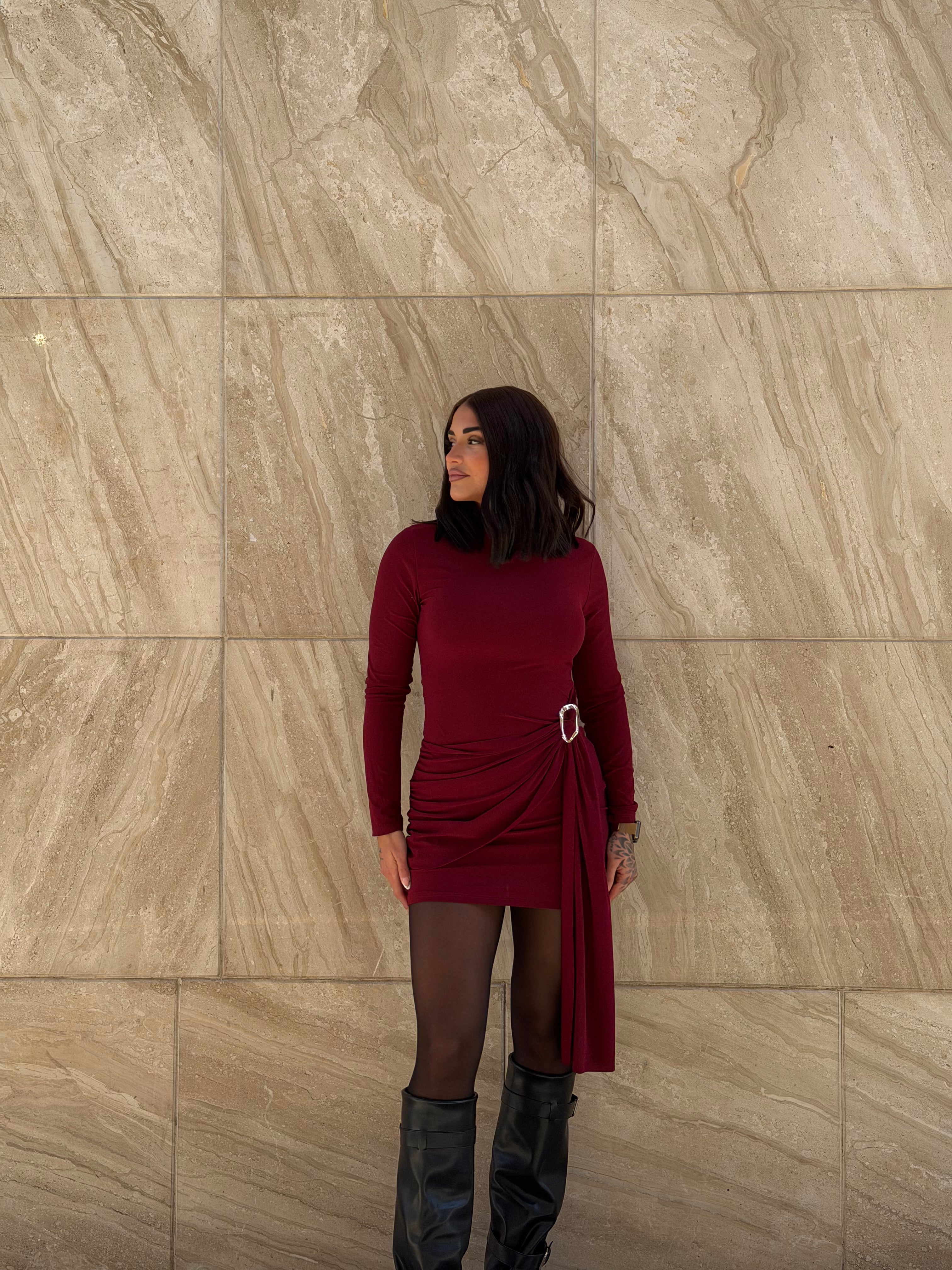 vestido linda burdeos